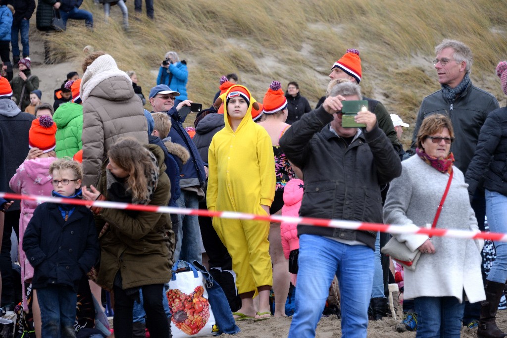 ../Images/Nieuwjaarsduik Nederzandt 2018 012.jpg